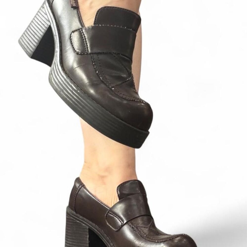 Mudd-clothing Women's Brown Loafers